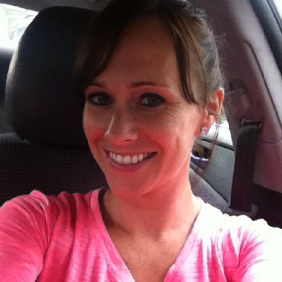 Profile Picture of Rena Pottmeyer (@rpottmeyer) on Poshmark