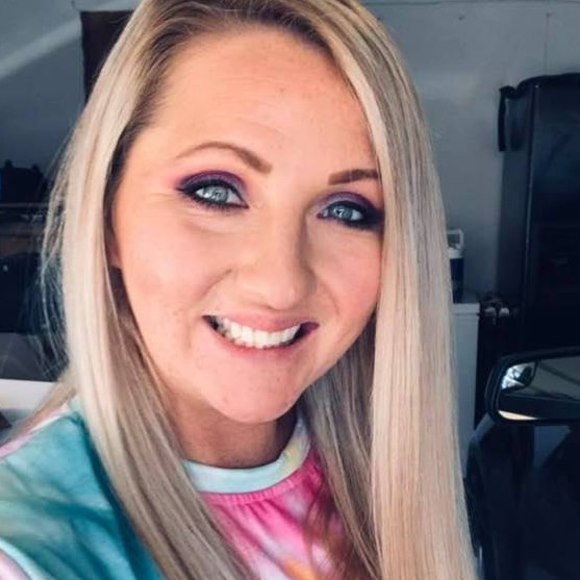 Profile Picture of Kerri Pennell (@kpennell) on Poshmark