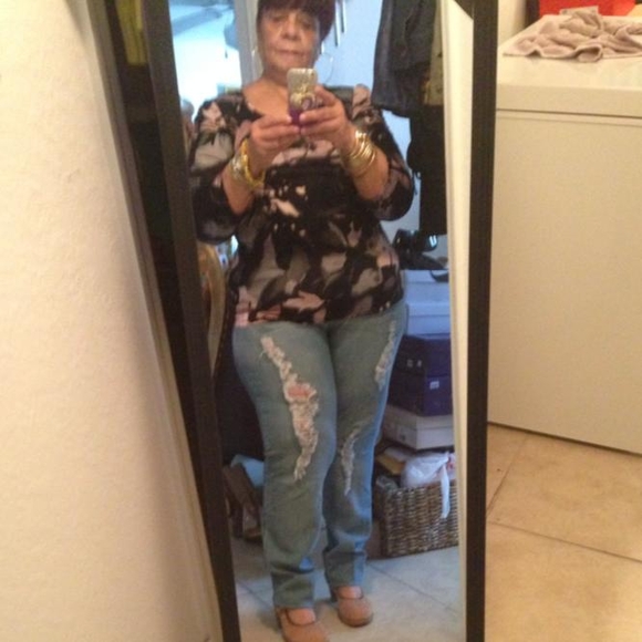 Profile Picture of Maria Fonseca (@mfonseca204) on Poshmark