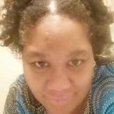 Profile Picture of Shonda Wright (@yvetteduck17) on Twitter