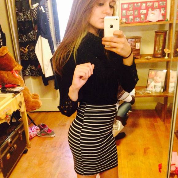 Profile Picture of Jessica Pyle (@jessica_pylee) on Poshmark