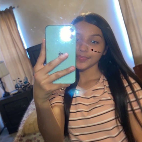 Profile Picture of Bianca Calderon (@bibicalderon06) on Poshmark