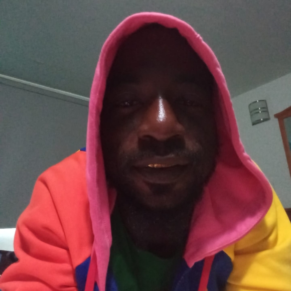 Profile Picture of Daniel Taite (@danieltaite) on Poshmark