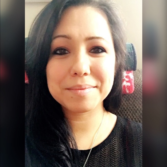 Profile Picture of Lisa Pihera (@lisamaria21) on Poshmark