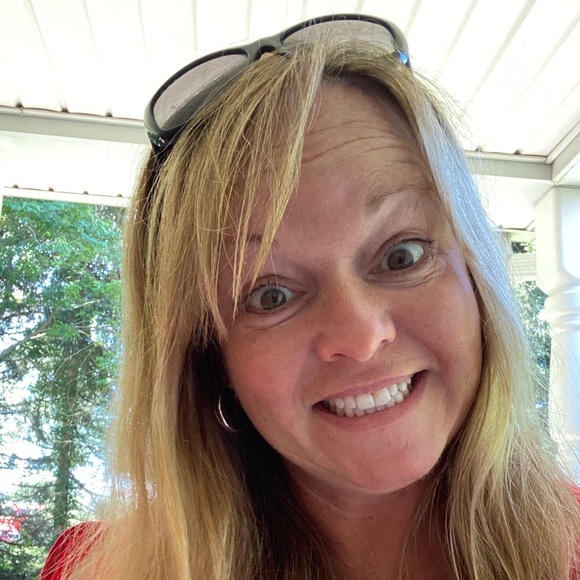 Profile Picture of Carmen Taughinbaugh (@ctaughinbaugh) on Poshmark