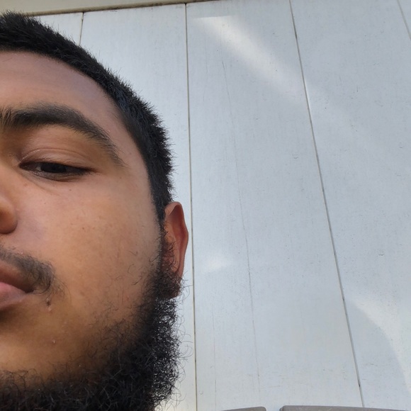Profile Picture of Tony Rojas (@tonyr760) on Poshmark