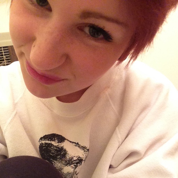 Profile Picture of Allison Hansen (@forestfoxx) on Poshmark