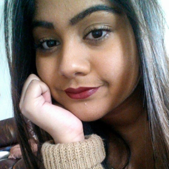 Profile Picture of Liana Chowdhury (@lianac0607) on Poshmark