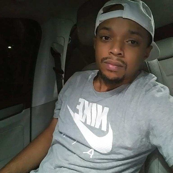 Profile Picture of Chris Whitsett (@cwhitsett65) on Poshmark