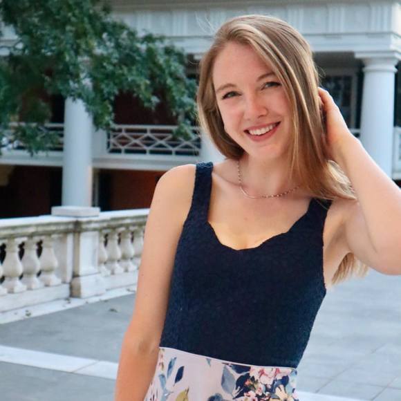 Profile Picture of Isabel Shaw (@isabelshaw106) on Poshmark