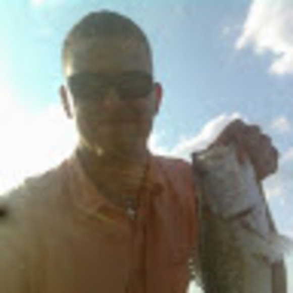 Profile Picture of Thomas Shanks (@tshanks88) on Poshmark