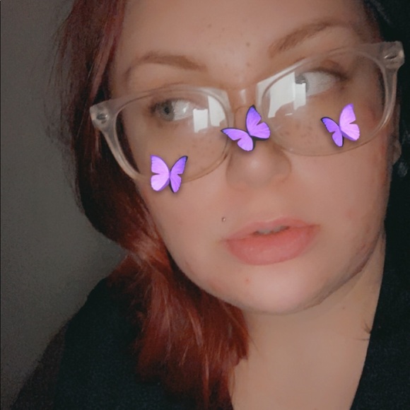 Profile Picture of Elizabeth Konigsmark (@eaxanderson) on Poshmark