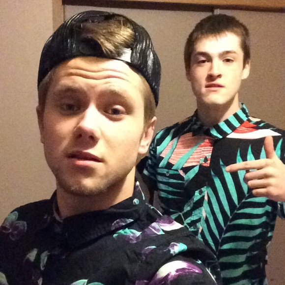 Profile Picture of Joey Deeter (@joeydeeter) on Poshmark