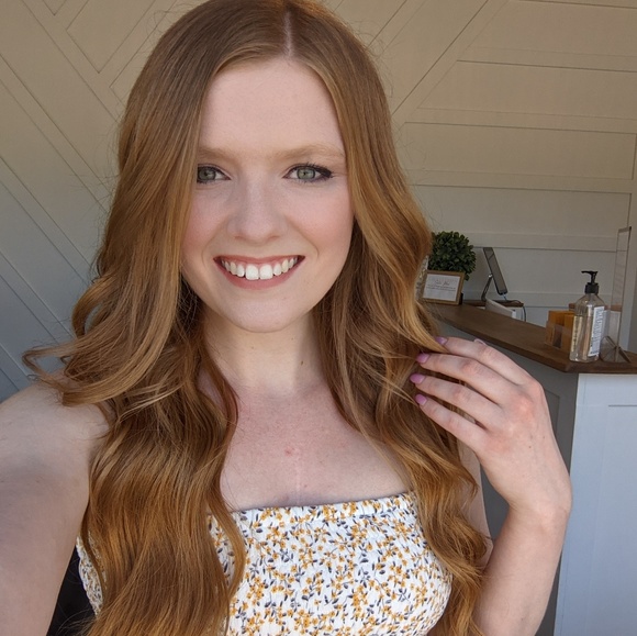 Profile Picture of Samantha Grant (@sambres) on Poshmark