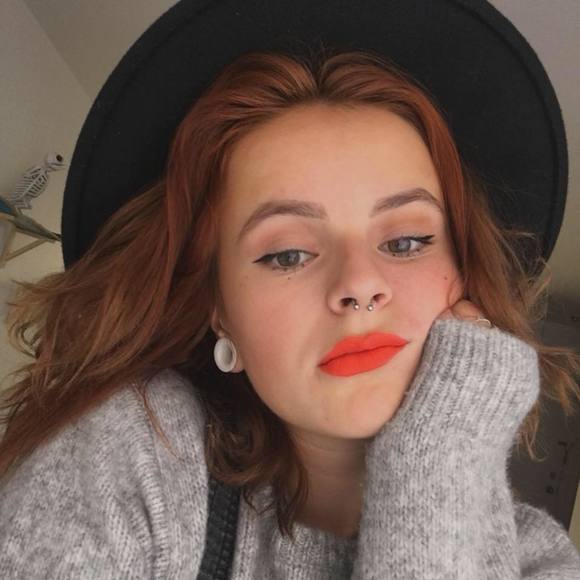 Eloïse Cuny - Poshmark Profile Picture of Eloïse Cuny (@ecuny) on Poshmark