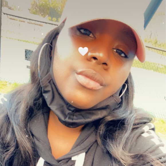 Profile Picture of Vontria Clay (@clayvontria) on Poshmark