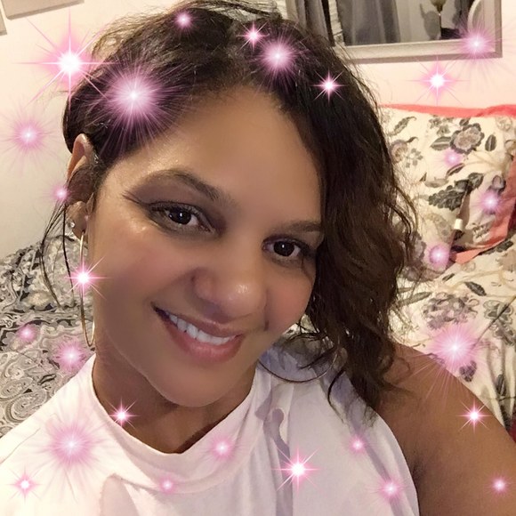 Profile Picture of Maria Blett (@mariablett) on Poshmark