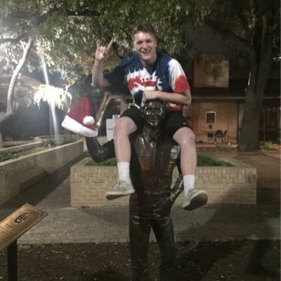 Profile Picture of Captain Morgan (@A_A_Ron1331) on Twitter