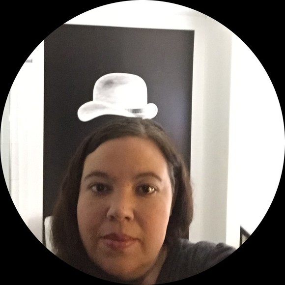 Profile Picture of Erin Manacker (@erinmanacker) on Poshmark