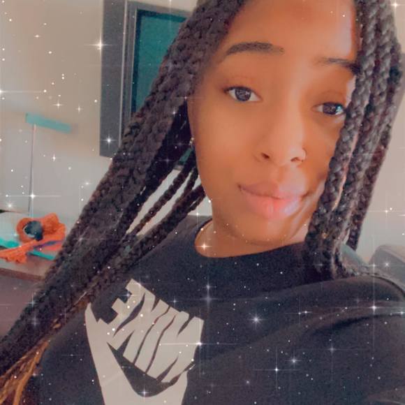 Profile Picture of Jazmine Wade (@blakechanel1022) on Poshmark