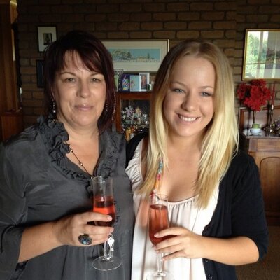 Profile Picture of Maureen Simon (@simon_maureen) on Twitter