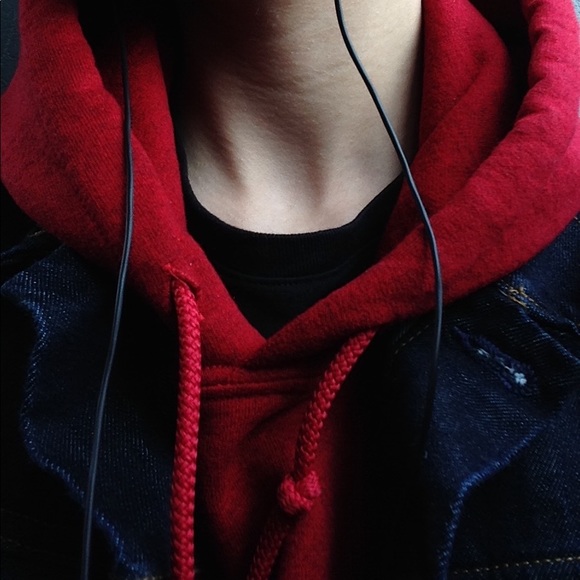 Profile Picture of Max Kline (@maxk01) on Poshmark