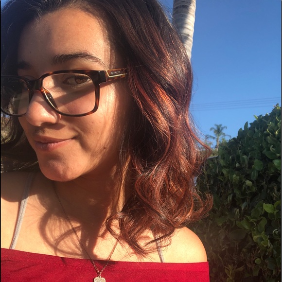 Profile Picture of Cindy Quintero (@cindyq_2) on Poshmark