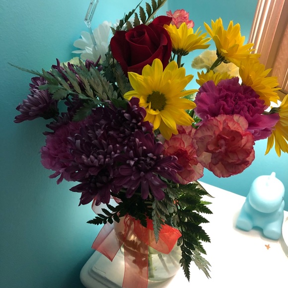 Profile Picture of Lucia Patino (@lpatino16) on Poshmark