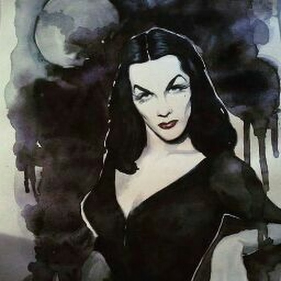 Profile Picture of Stephanie Moore (@stephlarr05) on Poshmark