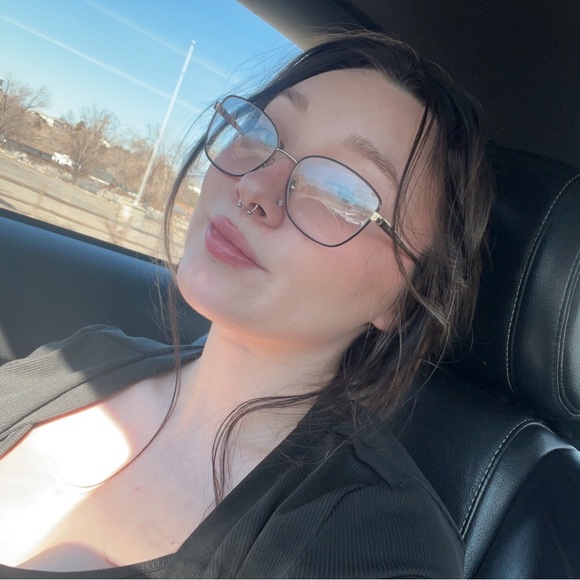 Profile Picture of Autumn Auernheimer (@abharitos) on Poshmark