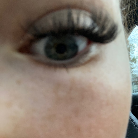 Profile Picture of Carli Isbell (@carliisbell) on Poshmark