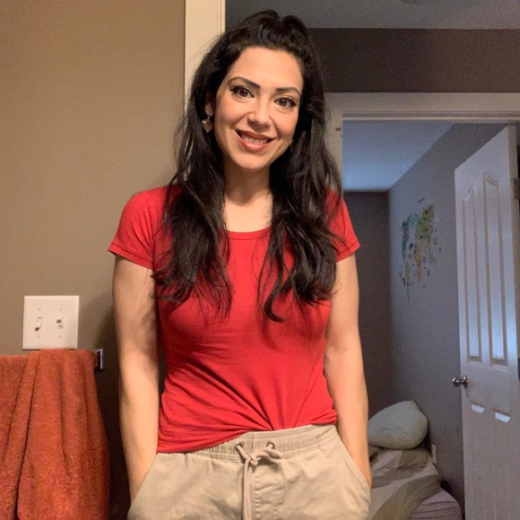 Profile Picture of Magida Ugzmaili (@bujarandmagida) on Poshmark