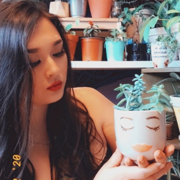 Profile Picture of Morgana Gorre-clancy (@mojofae) on Poshmark