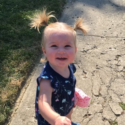 Profile Picture of Amy Holt (@theamymae) on Twitter