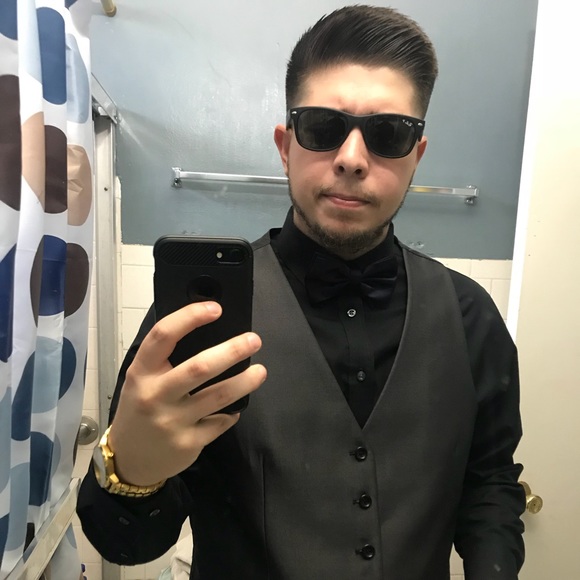 Profile Picture of Ariel Castaneda (@arielcast8) on Poshmark