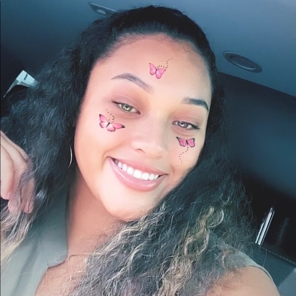 Profile Picture of Kauikeolani Kaonohi-ah loo (@kauikeolanik) on Poshmark