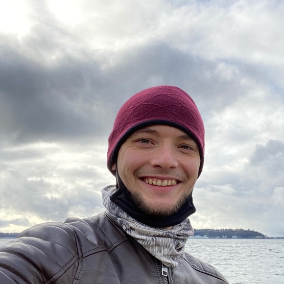 Profile Picture of James Grixoni (@jamesgrixoni) on Poshmark