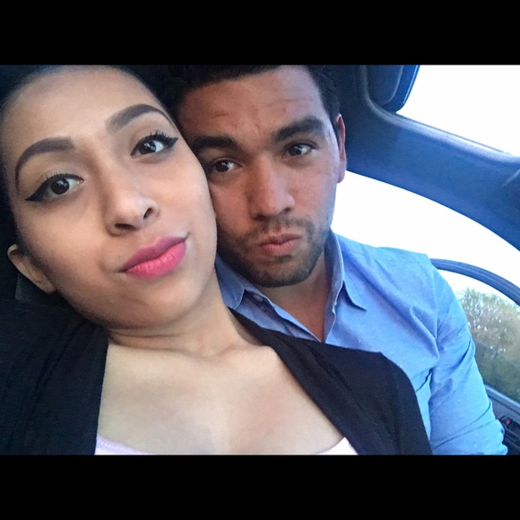 Profile Picture of Andrea Alvarez (@andreaax29) on Poshmark