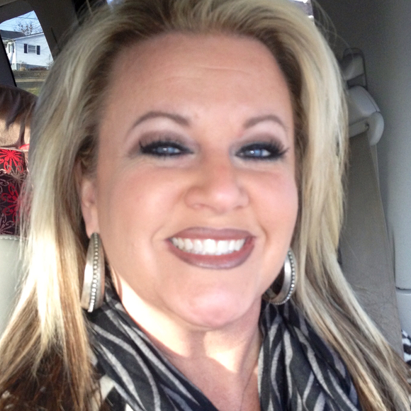Profile Picture of Misty Cundiff (@mistyc100) on Poshmark