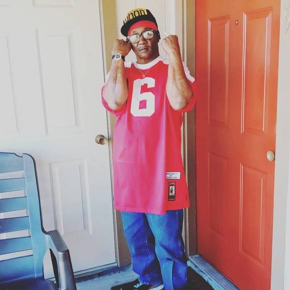 Profile Picture of Foster Anderson (@fostererma1979) on Poshmark