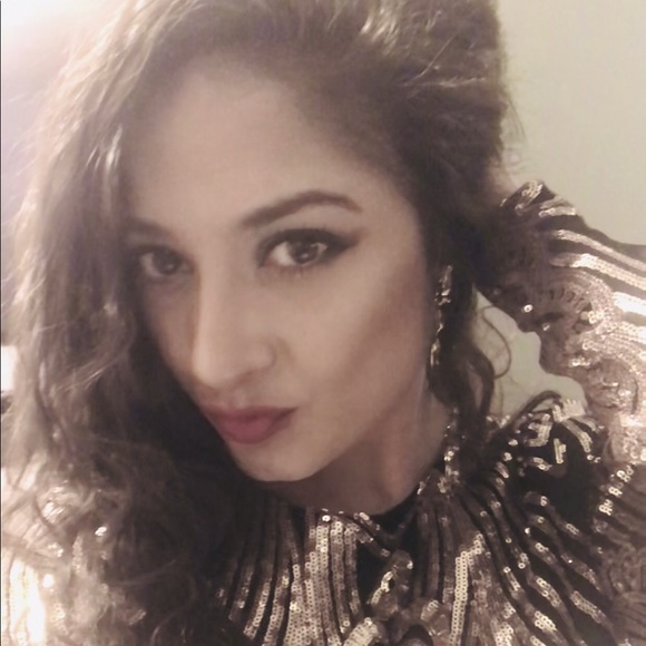 Profile Picture of Liliana Herrera (@liloahb9) on Poshmark