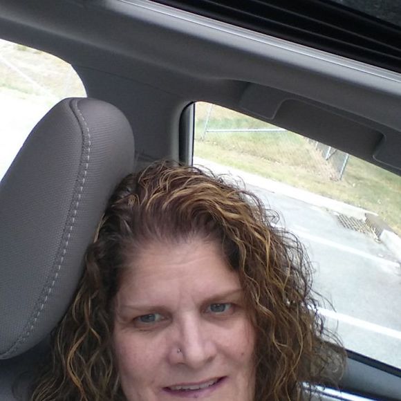Profile Picture of Pati Zapf (@patizapf) on Poshmark