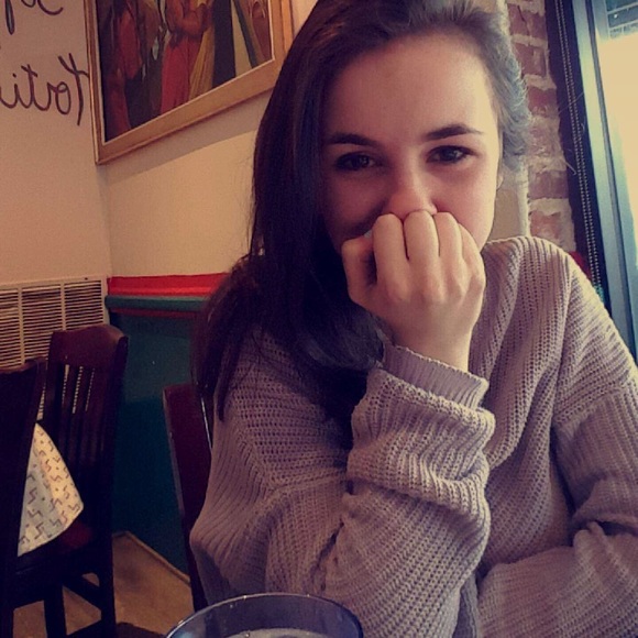 Profile Picture of Oriana Ballotta (@oriana_jo) on Poshmark