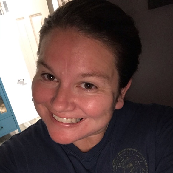 Profile Picture of Misty Gresham (@mistygresham) on Poshmark