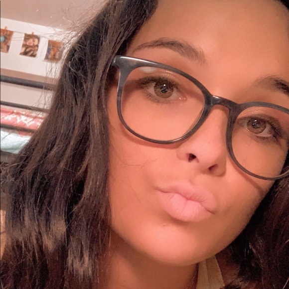 Profile Picture of Lily Mcburney (@lilymcb1) on Poshmark