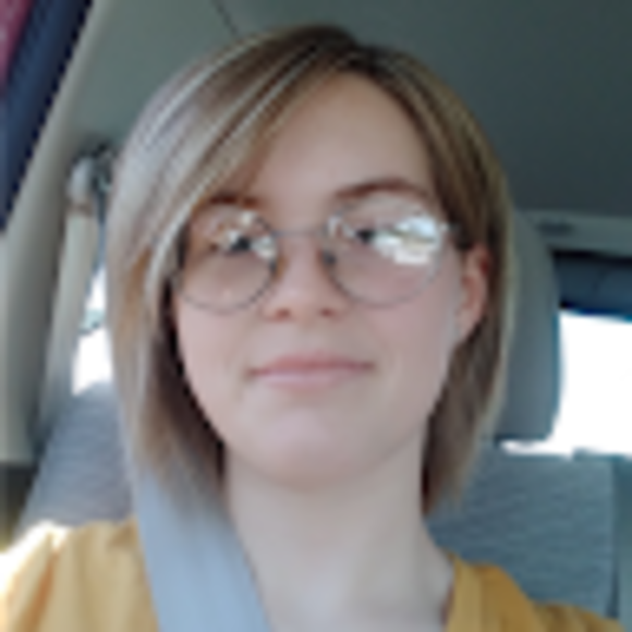 Profile Picture of Violet Jenkins (@violetinc16) on Poshmark