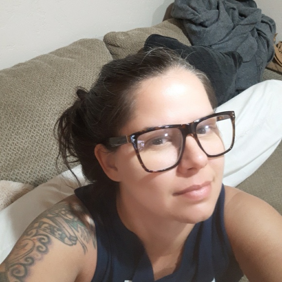 Profile Picture of Jen Wright (@jenwright9) on Poshmark