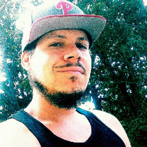 Profile Picture of Michael Perez (@migueljulian1) on Poshmark