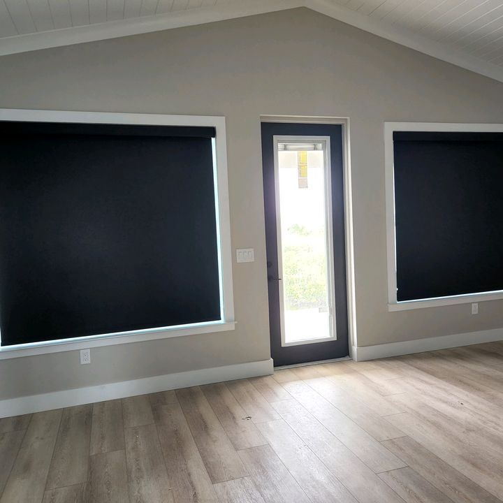 Profile Picture of Daniel Hobert (@sunshineshuttersandmore) on Tiktok