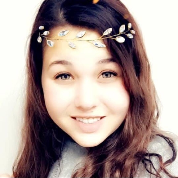 Profile Picture of Taylor Hale (@mommyof2boys819) on Poshmark